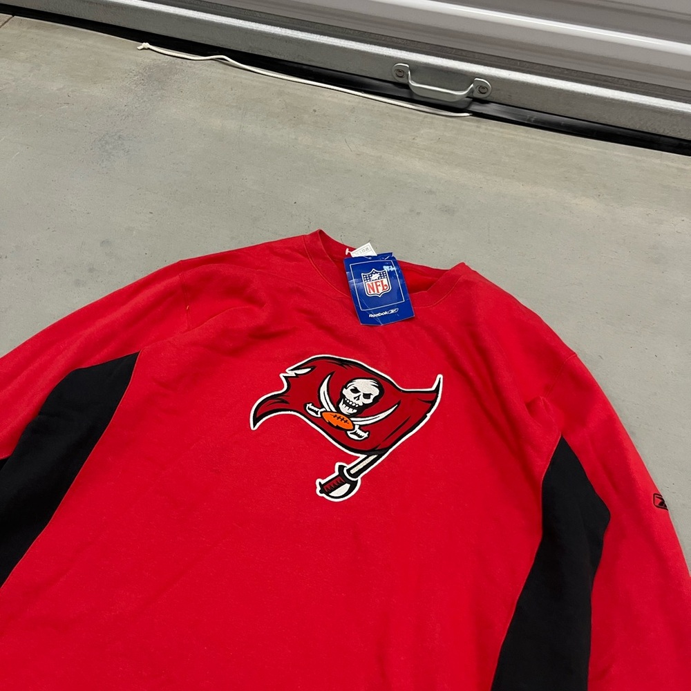 Y2K  Vintage Tampa Bay Buccaneers Reebok Sweatshirt - Adult Size 2XL (NOS)